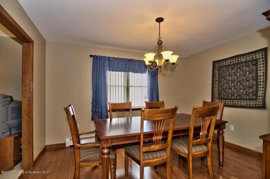 927 Throop St, Scranton, PA 18519 - photo 5