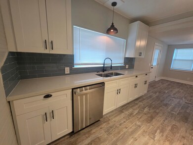 1104 N Allen St, Rockport, TX 78382 - photo 7