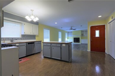 214 Hilltop Dr, Pineville, LA 71360 - photo 2