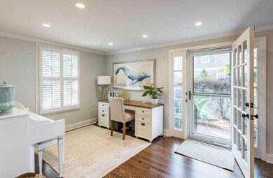 11 Poulnot Ln Charleston SC-small-005-24
