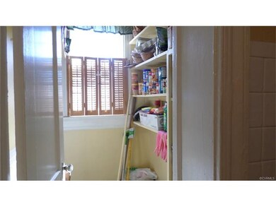 Walk-In Pantry