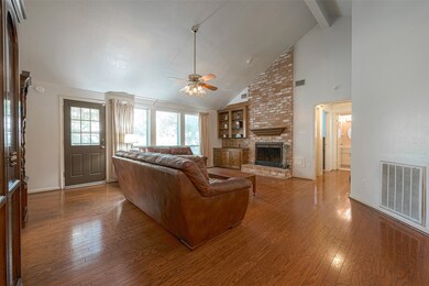 9011 Saratoga Forest Dr, Houston, TX 77088 - photo 7