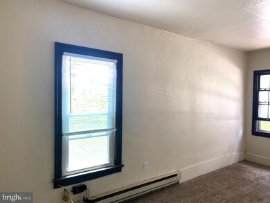 725 W Broad St unit 3, Quakertown, PA 18951 - photo 4