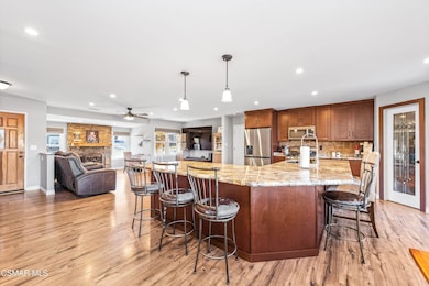 683 Languid Ln, Simi Valley, CA 93065 - photo 5