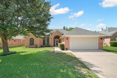 9108 Trail Wood Dr, North Richland Hills, TX 76182 - photo 4
