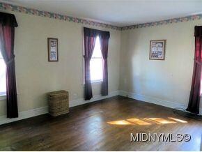 Spacious Bedrm ~ Hardwd Floors