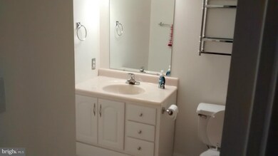 427 Christopher Ave unit 24, Gaithersburg, MD 20879 - photo 5