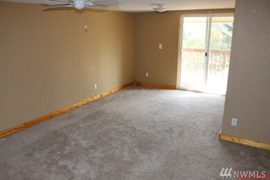 12620 Kapowsin Highlands Dr E, Graham, WA 98338 - photo 7