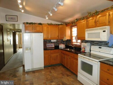 3913 Irish Creek Rd, Bernville, PA 19506 - photo 6