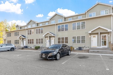 10 Steeple Chase Dr, Hampstead, NH 03841 - photo 3