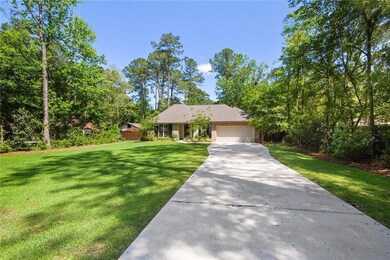 Lovely tree lined street, plenty of room in betwee