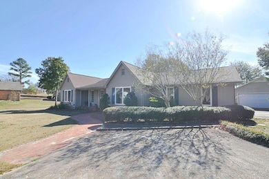 1303 Kincannon St, Tupelo, MS 38804 - photo 2