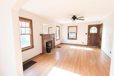 563 Richards Rd, Columbus, OH 43214 - photo 5