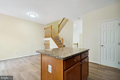 2511 Woodrow Wilson Dr, Herndon, VA 20171 - photo 4