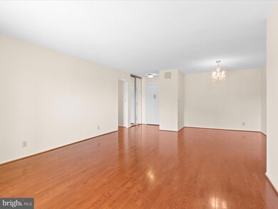 The Rotonda unit 525, McLean, VA 22102 - photo 3