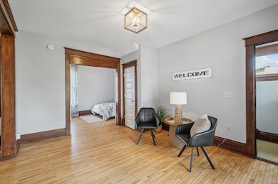 909 22nd Ave NE, Minneapolis, MN 55418 - photo 2