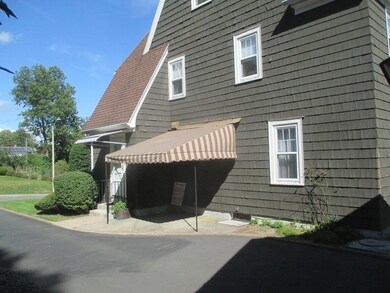 32 Lindbergh Ave, Holyoke, MA 01040 - photo 5