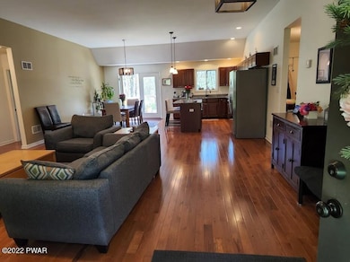 105 Buckeye Ln, Milford, PA 18337 - photo 3