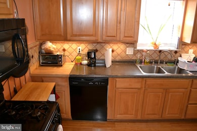 2702 Hawthorne Terrace, Hyattsville, MD 20785 - photo 4