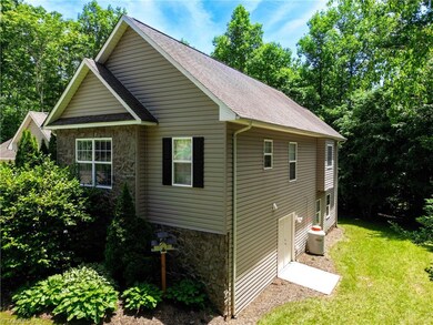 211 Franklin Ct, Purlear, NC 28665 - photo 3