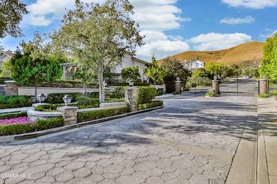 2780 Blazing Star Dr, Thousand Oaks, CA 91362 - photo 2