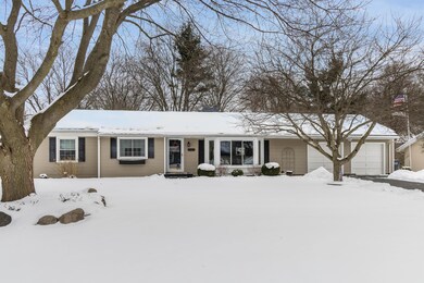 2461_Wildemere_St_01