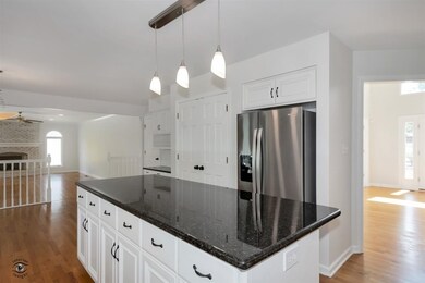 2655 Freeland Cir unit 4, Naperville, IL 60564 - photo 4