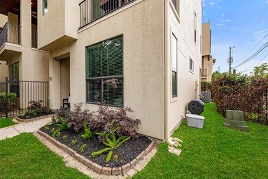 722 W 8th St, Houston, TX 77007 - photo 3