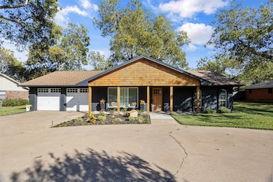 1305 Pecan Dr, Weatherford, TX 76086 - photo 2