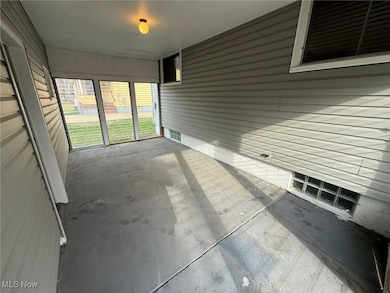 424 3rd St NE, New Philadelphia, OH 44663 - photo 7