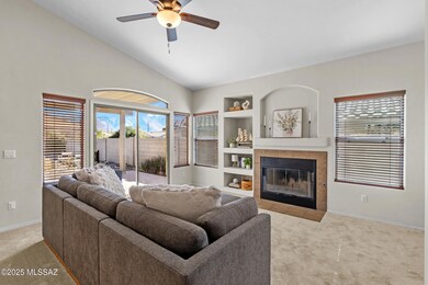 7_60591 e black crest loop-2