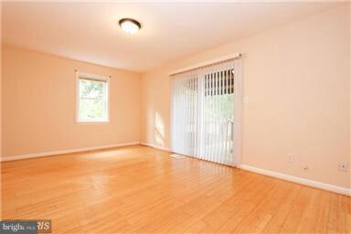 8238 Wycliffe Ct, Manassas, VA 20109 - photo 5