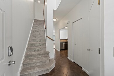 8045 Sierra Woods Ln unit 8045, Carpentersville, IL 60110 - photo 5