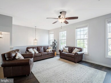 10335 Lantern Ln, Hagerstown, MD 21740 - photo 4