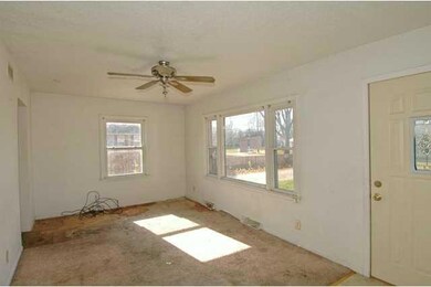 2619 E 24th St, Des Moines, IA 50317 - photo 4