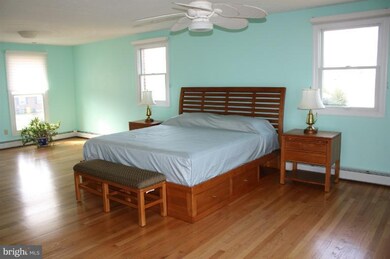 8465 Meadow Ln, Pasadena, MD 21122 - photo 4