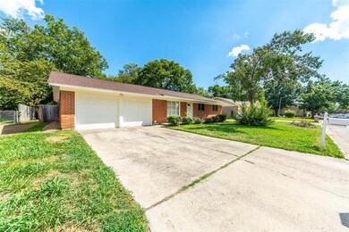 302 Hillside Dr, Gainesville, TX 76240 - photo 3