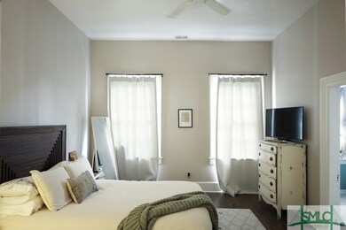 224 E Gwinnett St unit Upper, Savannah, GA 31401 - photo 7