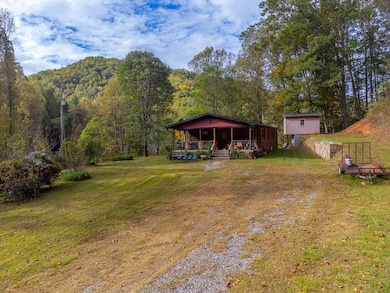 187 Garnet Rd, Sylva, NC 28779 - photo 5