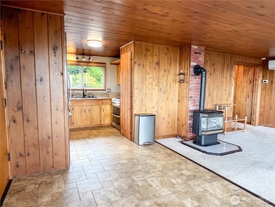 Now looking from the dining back to the kitchen