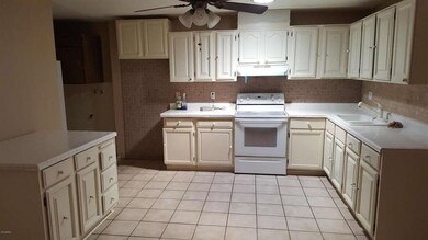 4915WVERNONAVEKITCHEN