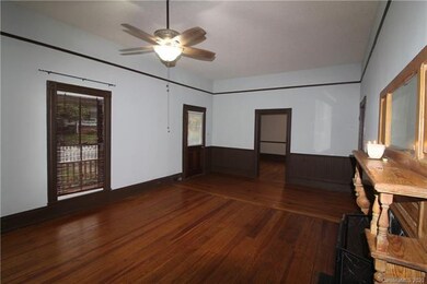233 N Kelly St, Statesville, NC 28677 - photo 5