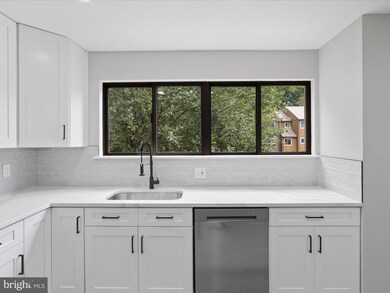 15250 Lodge Terrace, Woodbridge, VA 22191 - photo 3