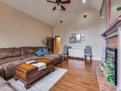 2216 Laurel Ct, Bedford, TX 76021 - photo 5