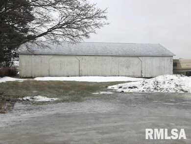 5328 W Locust St, Davenport, IA 52804 - photo 3