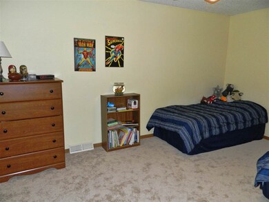 4020 Mark Dr, Waterloo, IA 50701 - photo 6