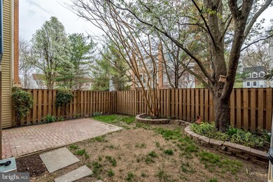 2986 Blaketon Ln, Oakton, VA 22124 - photo 5