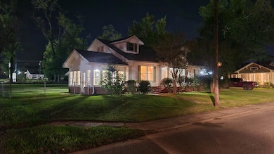 411 Front of property2