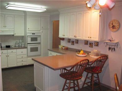 1327 Saling Dr, Columbus, OH 43229 - photo 3