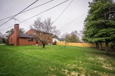 9852 Longwood Cir-11